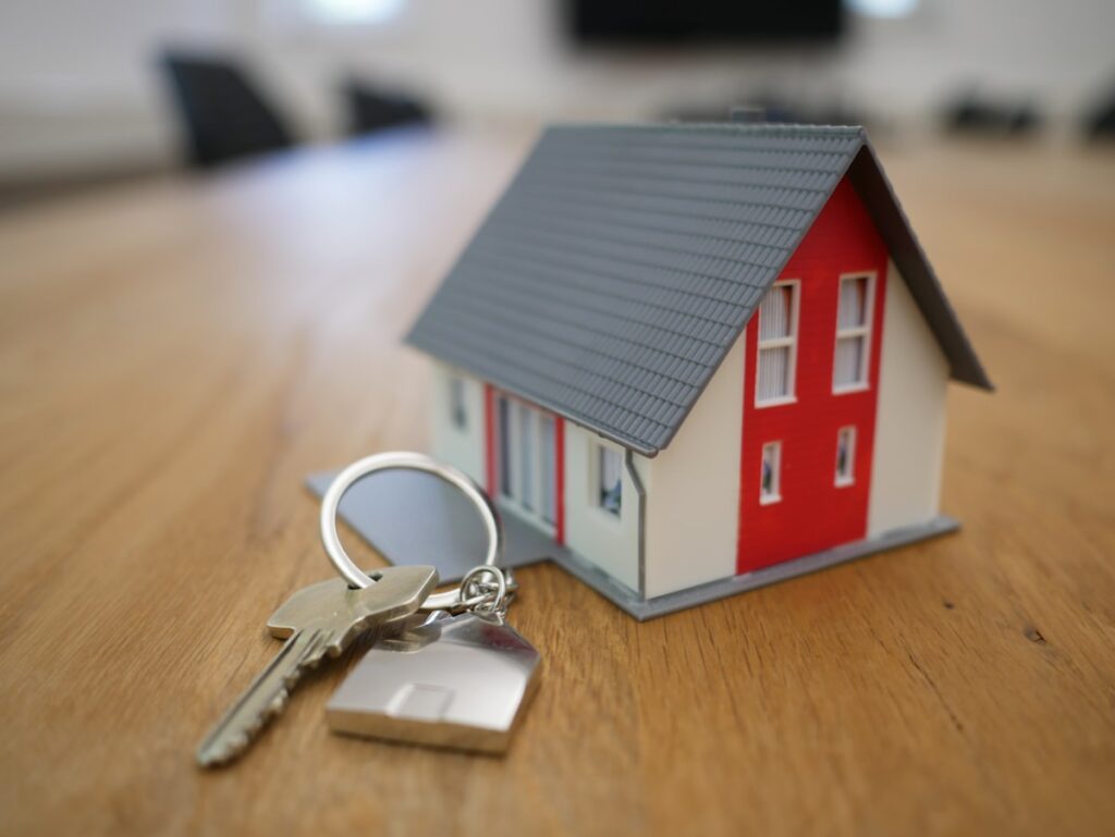 Alugar ou comprar imóvel — comparação de patrimônio no longo prazo