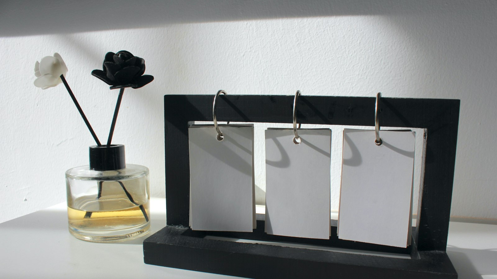 Calendário de mesa com páginas viradas