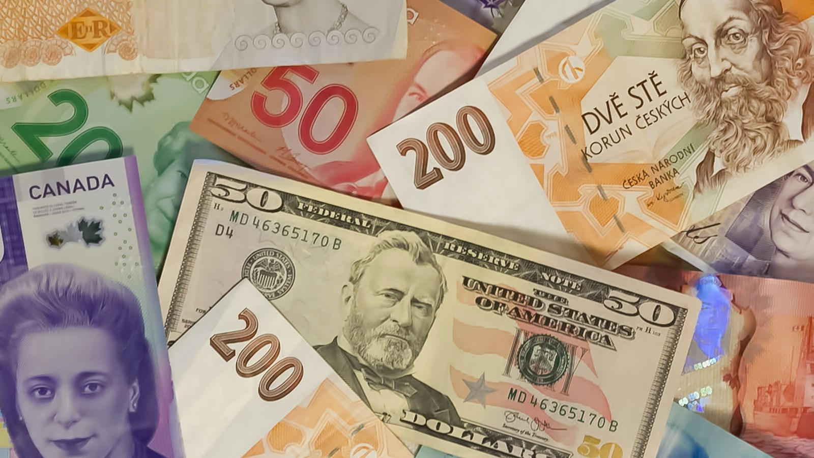 Cédulas de diferentes moedas estrangeiras