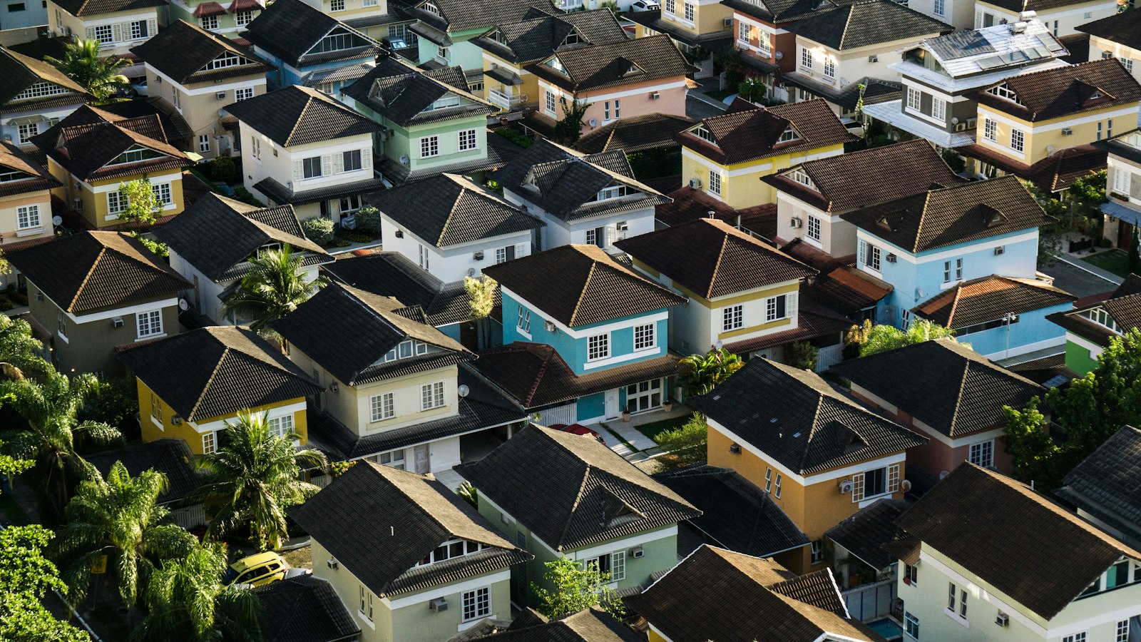 Vista aérea de um bairro de casas